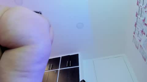 Snapshot of charlotte_icee chatting on 02-27-25, 07:47 Charlotte Icee online show from 02-27-25, 07:47
