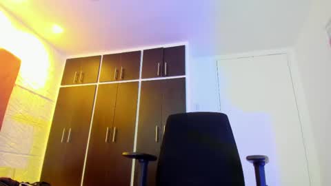 Snapshot of charlotte_icee chatting on 03-06-25, 04:07 Charlotte Icee online show from 03-06-25, 04:07