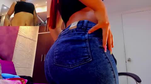 Snapshot of charlotte_icee chatting on 09-18-25, 04:20 Charlotte Icee online show from 09-18-25, 04:20