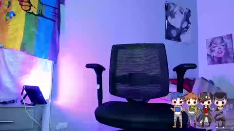 Snapshot of charlotte_joestar chatting on 09-23-25, 04:15 Charlie online show from 09-23-25, 04:15