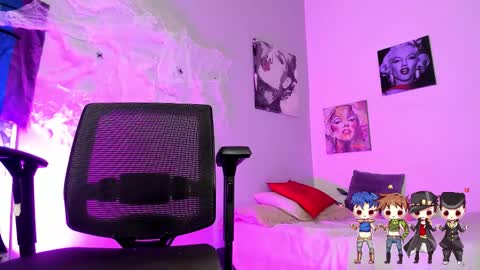 Snapshot of charlotte_joestar chatting on 10-08-25, 04:32 Charlie online show from 10-08-25, 04:32