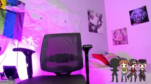 Snapshot of charlotte_joestar chatting on 10-15-25, 10:15 Charlie online show from 10-15-25, 10:15