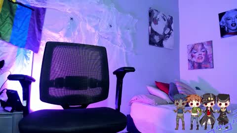 Snapshot of charlotte_joestar chatting on 10-17-25, 05:54 Charlie online show from 10-17-25, 05:54