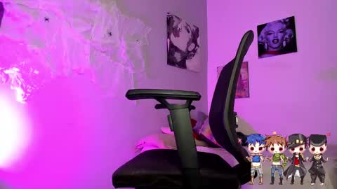 Snapshot of charlotte_joestar chatting on 10-21-25, 03:29 Charlie online show from 10-21-25, 03:29