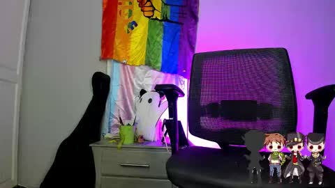 Snapshot of charlotte_joestar chatting on 11-12-25, 07:20 Charlie online show from 11-12-25, 07:20