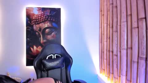 CHARLOTTE  online show from 10-23-25, 07:45