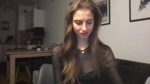 Charlotte Roche online show from 11-05-25, 03:56