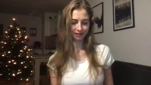 Charlotte Roche online show from 12-01-25, 04:34