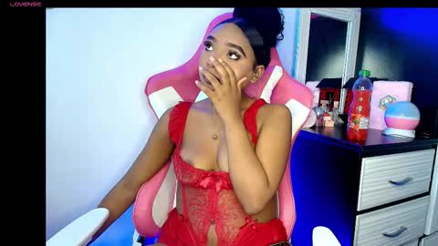 charlotte_walker1 online show from 12-03-25, 07:12