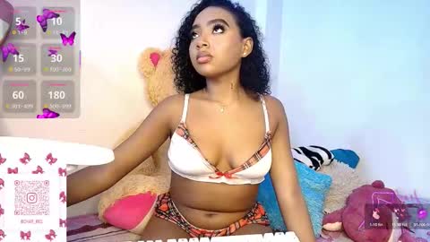 charlotte_walker1 online show from 01-05-26, 11:41