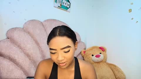 charlotte_walker1 online show from 03-12-26, 11:33