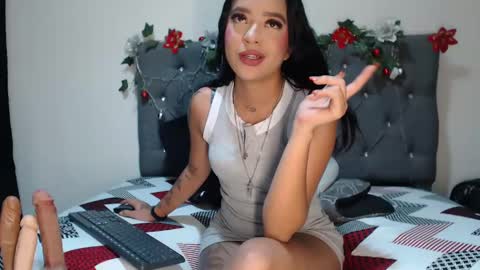 charlottee07 online show from 01-15-25, 02:27