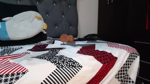 charlottee07 online show from 02-08-25, 10:18