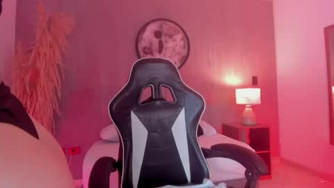 Snapshot of charlottee27_ chatting on 05-23-26, 02:50 Charlottee online show from 05-23-26, 02:50