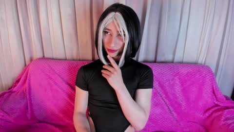  CHARLOTTE  online show from 10-26-25, 02:06