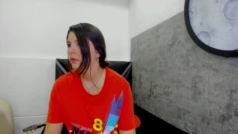 Snapshot of charlottee_starr chatting on 12-18-25, 12:11 charlottee_starr online show from 12-18-25, 12:11