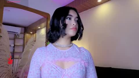 Snapshot of charlotteg18 chatting on 05-28-26, 03:26 Charlote online show from 05-28-26, 03:26
