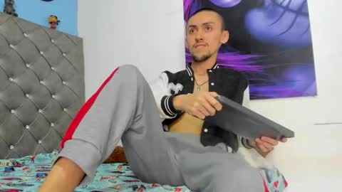 Charly online show from 10-31-25, 01:06