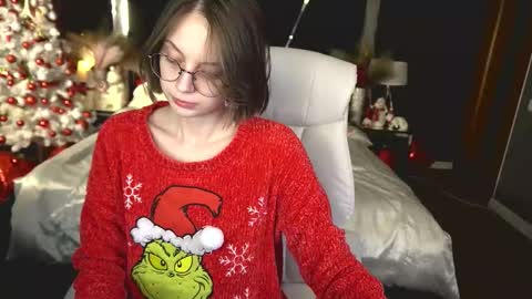 Snapshot of charlywines chatting on 12-15-25, 08:02 charlywines online show from 12-15-25, 08:02