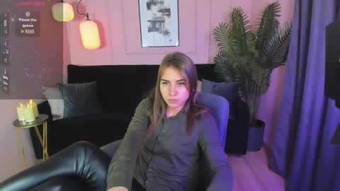 Snapshot of charmbianca chatting on 02-13-25, 12:00 Bianca online show from 02-13-25, 12:00