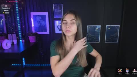 Snapshot of charmbianca chatting on 02-21-25, 08:29 Bianca online show from 02-21-25, 08:29