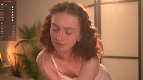 Snapshot of charming_flower chatting on 10-04-25, 09:46 MarselinMarsi inst ptj mars online show from 10-04-25, 09:46