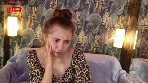 CharmingLIA online show from 10-08-25, 02:36