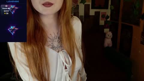 Snapshot of charming_lilly chatting on 01-26-25, 06:28 Lissa online show from 01-26-25, 06:28