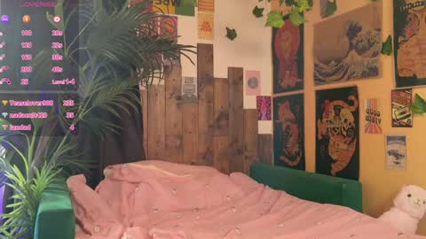 Snapshot of charming_lilly chatting on 02-05-25, 09:46 Lissa online show from 02-05-25, 09:46