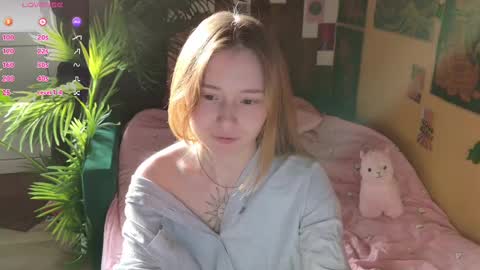 Snapshot of charming_lilly chatting on 02-24-25, 07:22 Lissa online show from 02-24-25, 07:22