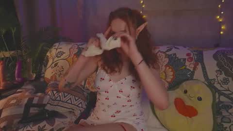 Snapshot of charming_lilly chatting on 11-01-25, 04:20 Lissa online show from 11-01-25, 04:20