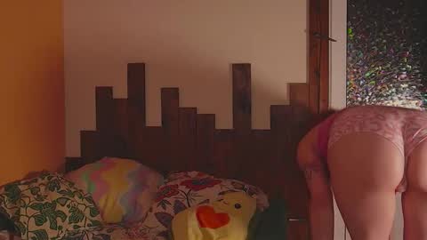 Snapshot of charming_lilly chatting on 01-14-26, 08:25 Lissa online show from 01-14-26, 08:25