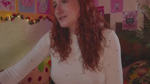 Snapshot of charming_lilly chatting on 02-06-26, 09:45 Lissa online show from 02-06-26, 09:45