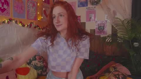 Snapshot of charming_lilly chatting on 02-16-26, 01:18 Lissa online show from 02-16-26, 01:18