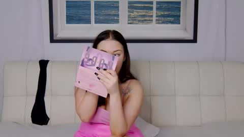 charming_lolla online show from 10-05-25, 11:46