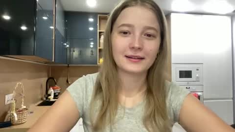 Sarah online show from 09-13-25, 03:45