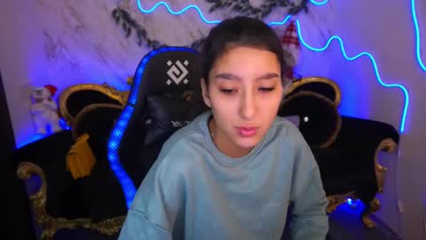 Snapshot of charmmocco chatting on 01-21-25, 07:15 SweetMoco online show from 01-21-25, 07:15