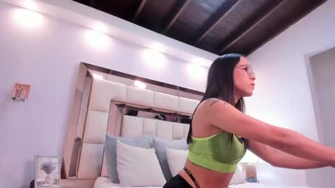 Snapshot of charolnox chatting on 05-19-26, 12:22 Charol online show from 05-19-26, 12:22