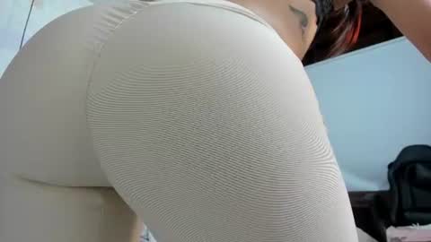 Snapshot of charolnox chatting on 06-09-26, 01:01 Charol online show from 06-09-26, 01:01