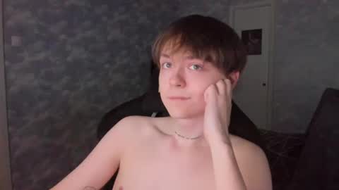 Snapshot of charonbaby1 chatting on 12-14-24, 10:28 lynxy online show from 12-14-24, 10:28