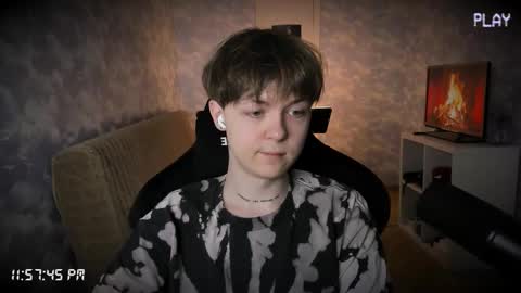 Snapshot of charonbaby1 chatting on 09-29-25, 08:57 lynxy online show from 09-29-25, 08:57
