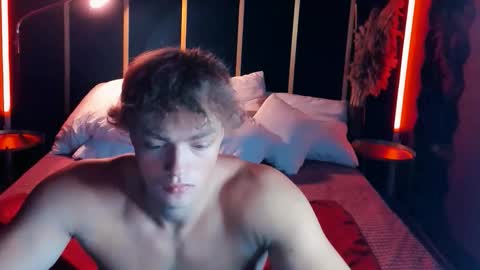 Snapshot of chase_muscular chatting on 09-19-25, 10:27 Chase online show from 09-19-25, 10:27