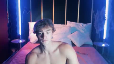 Snapshot of chase_muscular chatting on 09-21-25, 10:28 Chase online show from 09-21-25, 10:28