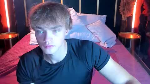 Snapshot of chase_muscular chatting on 09-24-25, 10:29 Chase online show from 09-24-25, 10:29