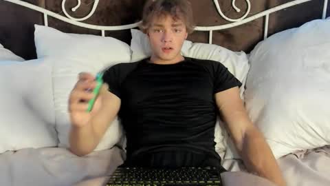 Snapshot of chase_muscular chatting on 10-02-25, 10:33 Chase online show from 10-02-25, 10:33