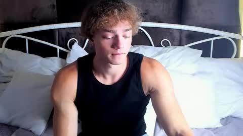 Snapshot of chase_muscular chatting on 10-10-25, 10:36 Chase online show from 10-10-25, 10:36