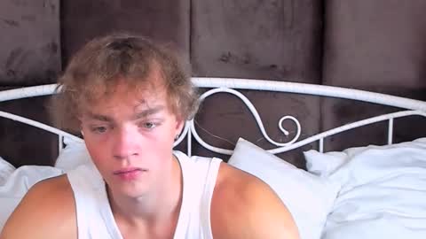 Snapshot of chase_muscular chatting on 10-23-25, 10:36 Chase online show from 10-23-25, 10:36