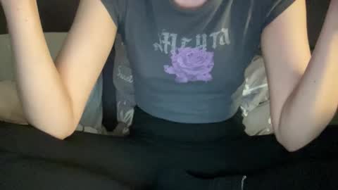 Snapshot of chase_vicky chatting on 11-06-25, 06:42 Vicky online show from 11-06-25, 06:42