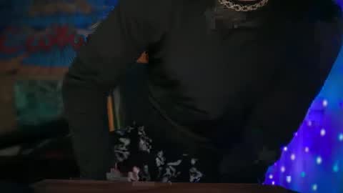 Snapshot of chaseocean1111 chatting on 12-17-25, 01:22 chaseocean1111 online show from 12-17-25, 01:22