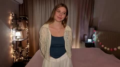 Emilia online show from 05-14-26, 05:36